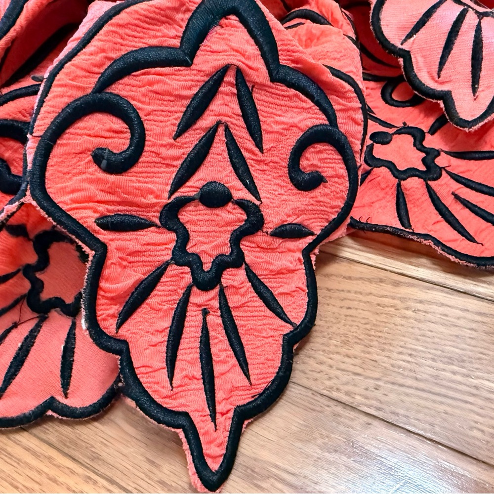 Embroidered Cut Out & Lined Mini Skirt - Picture 8 of 17